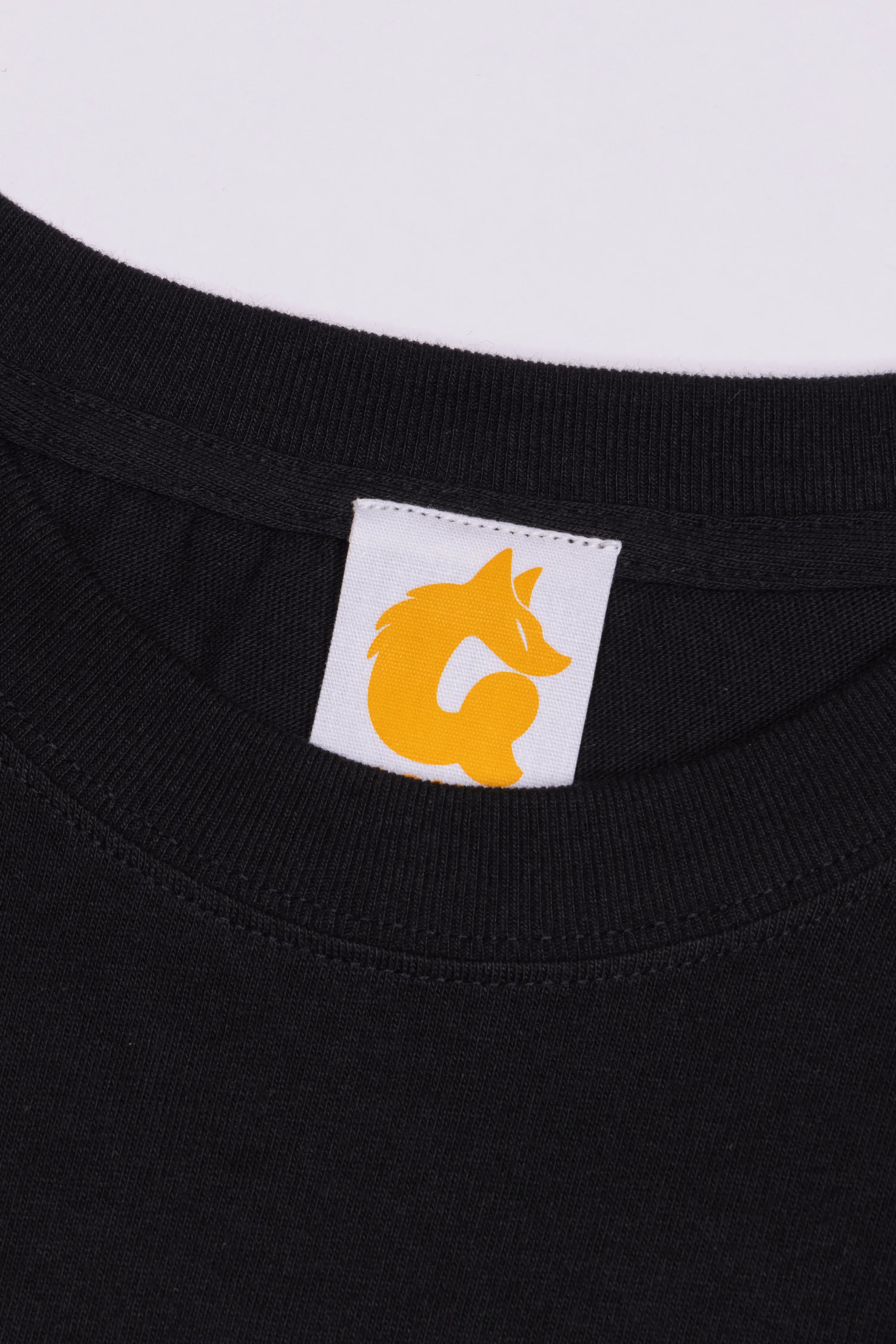 AM GON Tシャツ